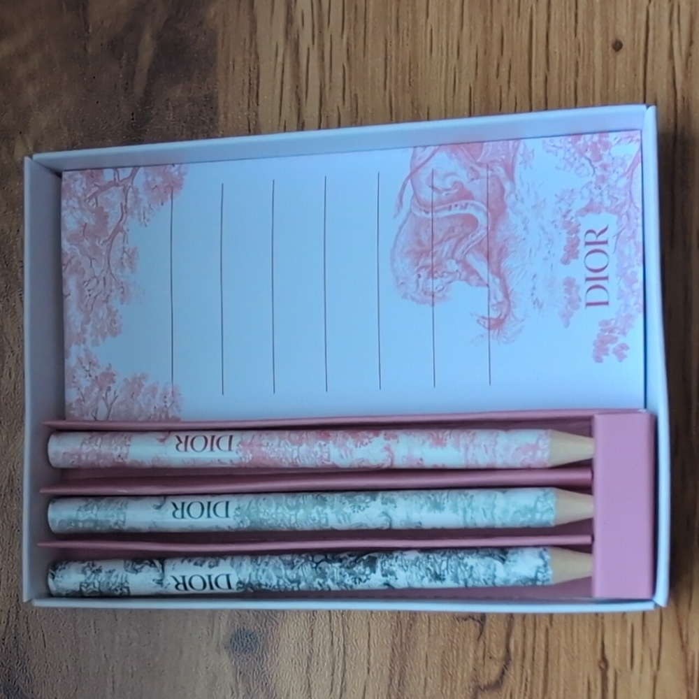NWT Dior Pink and White Notepad Set - Picture 2 of 4